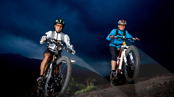 Have you tried mountain biking at night? It’s an exhilarating experience that’s sure to give you a buzz! 